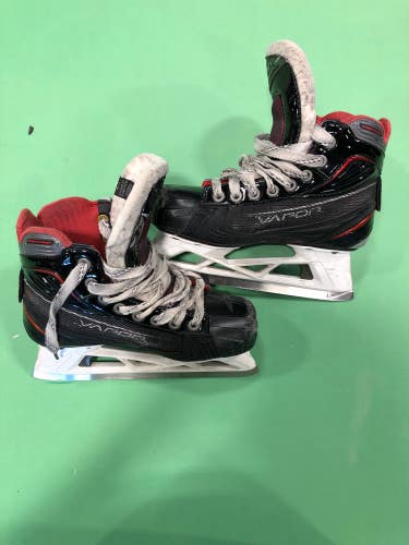 Used Junior Bauer Vapor X900 Hockey Goalie Skates (Regular) - Size: 3