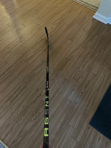 Used Junior Bauer Right Handed P92  Ag5nt Hockey Stick