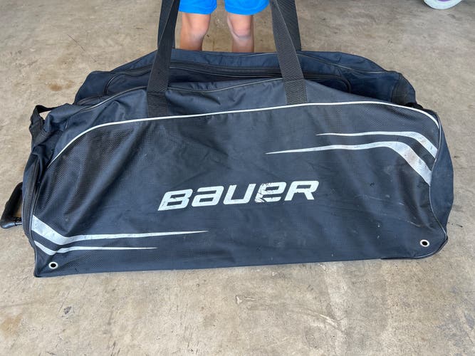 Bauer hockey roller bag