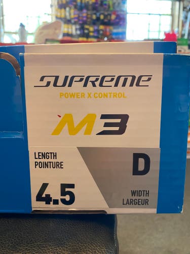 New Intermediate Bauer Size 4.5 Supreme M3 Hockey Skates