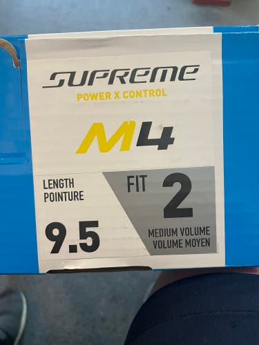 New Senior Bauer Size 9.5 Supreme M4 Hockey Skates