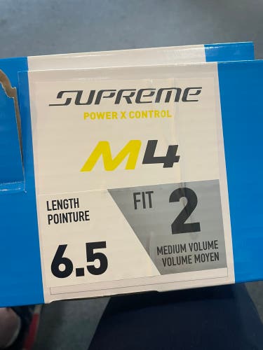 New Intermediate Bauer Size 6.5 Supreme M4 Hockey Skates