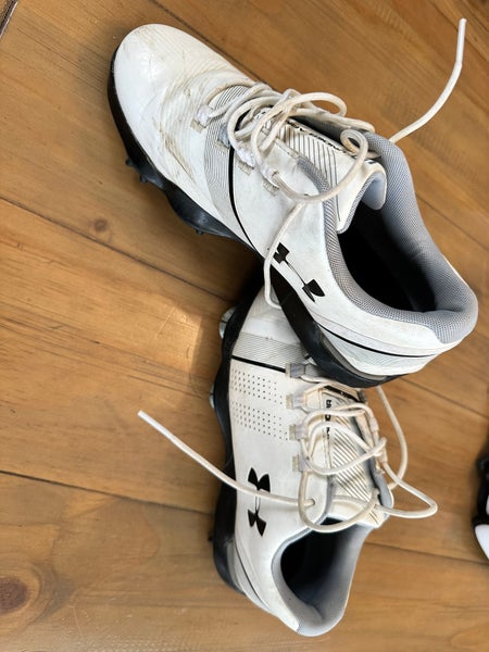 Youth golf shoes
