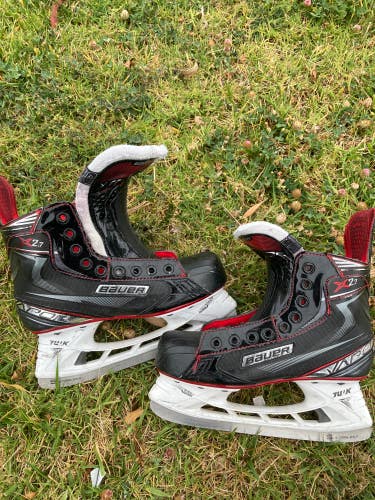 Used Intermediate Bauer Vapor X2.7 Hockey Skates Regular Width Size 4.5