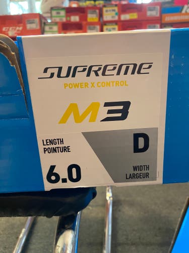 New Intermediate Bauer 6 Supreme M3 Hockey Skates
