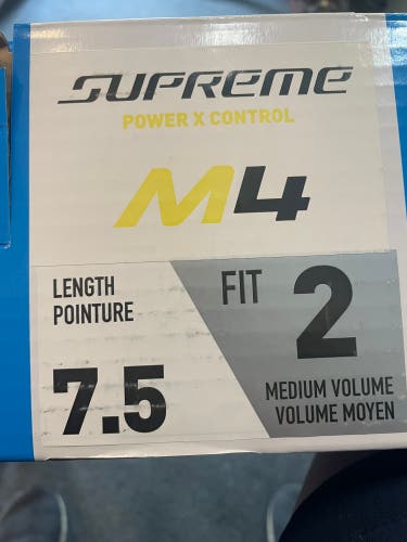 New Senior Bauer Size 7.5 Supreme M4 Hockey Skates