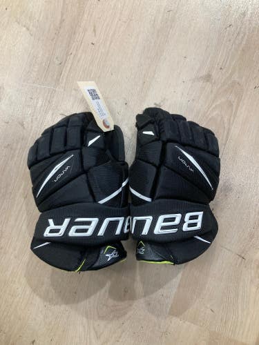 Black Used Junior Bauer Vapor X Gloves 12"