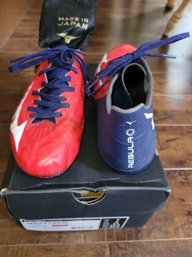 New Size 9.0  Men's Mizuno Rebula 3 Soccer Cleats