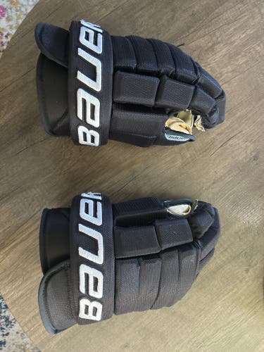 Bauer Hockey gloves