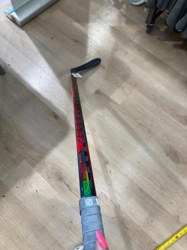 Used Youth CCM JetSpeed FT4 Pro Hockey Stick Right Handed P28