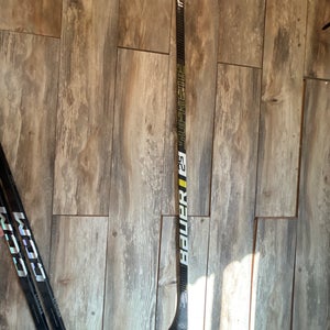 Used Intermediate Bauer Right Handed P28  Supreme 2S Hockey Stick