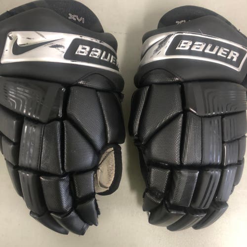 Bauer Vapor XVI 14” black hockey gloves