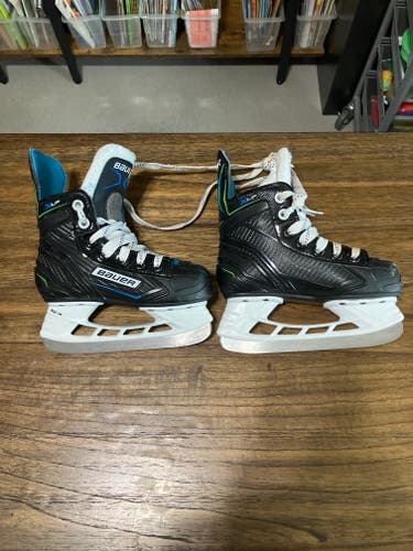 Used Youth Bauer X-LP Hockey Skates Regular Width 10