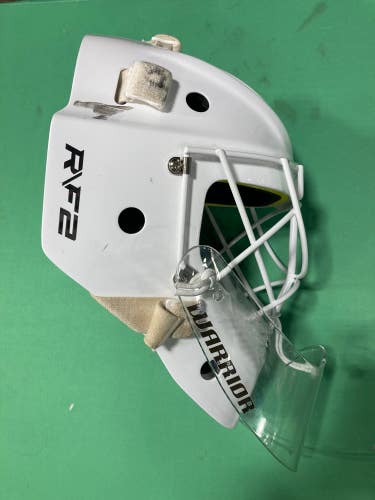 Used White Senior Warrior Ritual F2 Pro Goalie Mask SM/MD