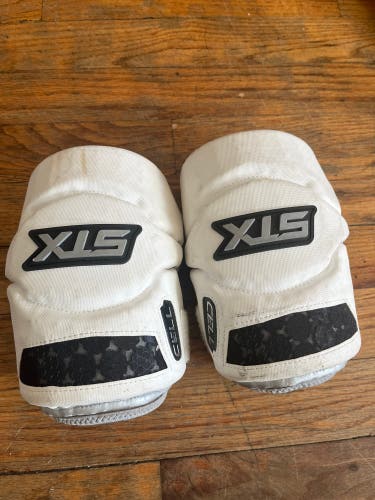 Lacrosse Stx cell 1 elbows Pads (OPEN FOR OFFERS)