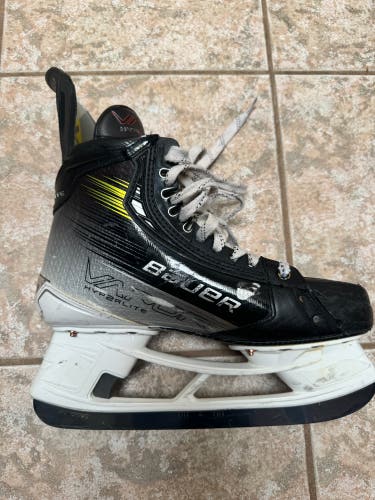 Used Senior Bauer Vapor Hyperlite 2 Hockey Skates Size 9.5 Fit 3
