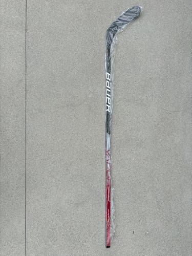 New Senior Bauer Right Handed Pro Stock Vapor ADV Hyperlite Hockey Stick