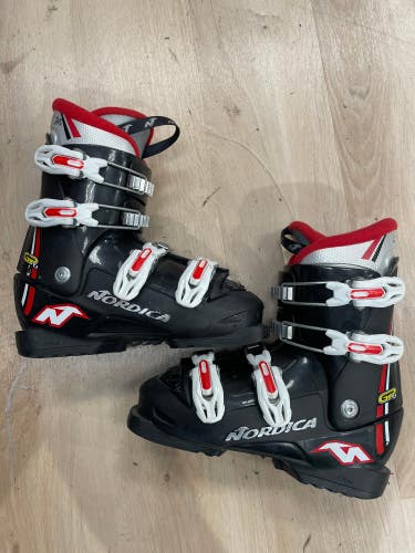 Used Women's Nordica GPTJ Ski Boots 270mm