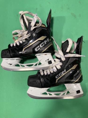 Used Intermediate CCM Tacks AS-570 Hockey Skates Size 4.5