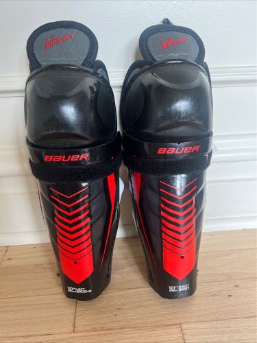 Bauer Lil Sport Hockey Shin Guards 10” 25cm. IN GREAT CONDITION