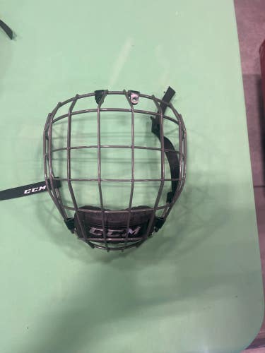 Used CCM FM680 Hockey Cage (Size: Large)