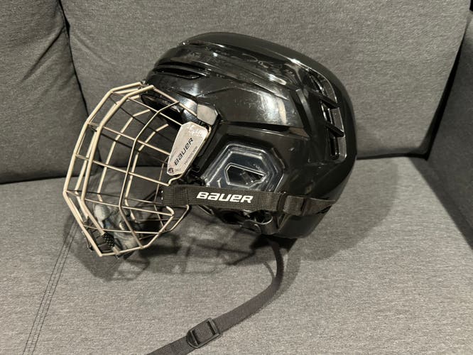 Warrior Alpha Hockey Helmet Medium With Cage