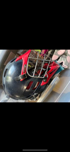 Lacrosse helmet medium