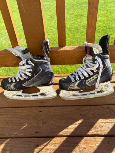 Intermediate Size 4.5 Bauer Vapor X70 Hockey Skates