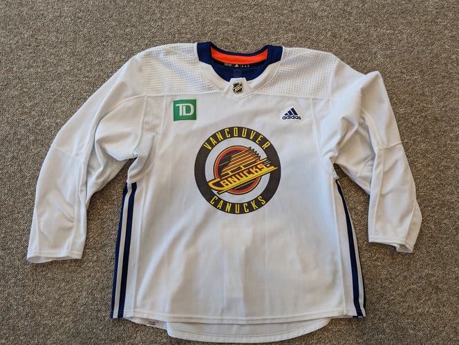 Vancouver Canucks *SKATE LOGO* Authentic Made in Canada Practice jersey