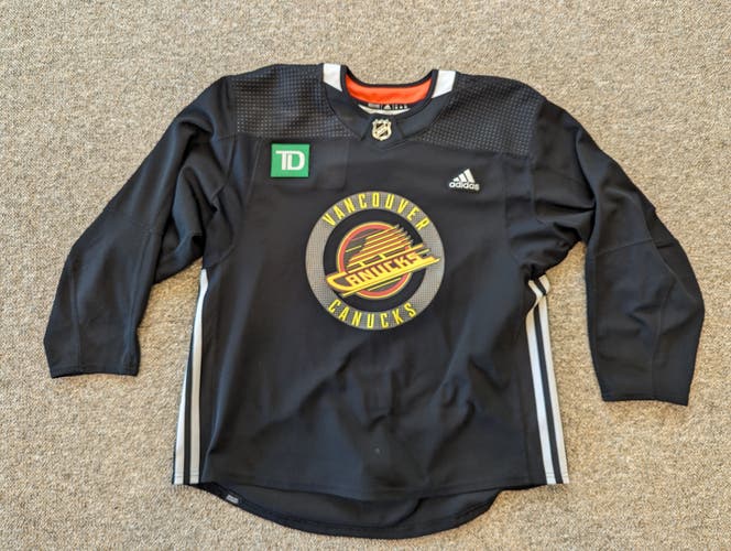 Vancouver Canucks *SKATE LOGO* Authentic Made in Canada Practice jersey