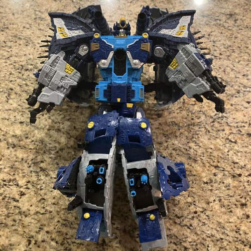 Transformers Cybertron Supreme Class Cybertron Primus Figure - no lock/key