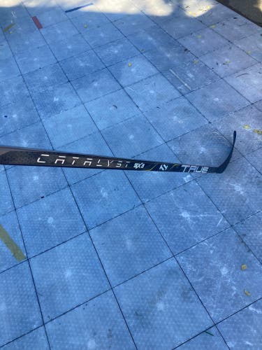 True catalyst 9x3 hockey stick
