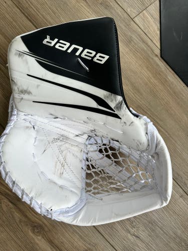 Bauer Hyperlite 2 Goalie Glove