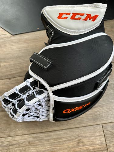 CCM Axis 1.9 Goalie Glove