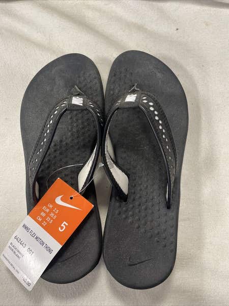 Brand New $40 Womens Size 5 Nike Flex Motion Thong Flip  display picture 1