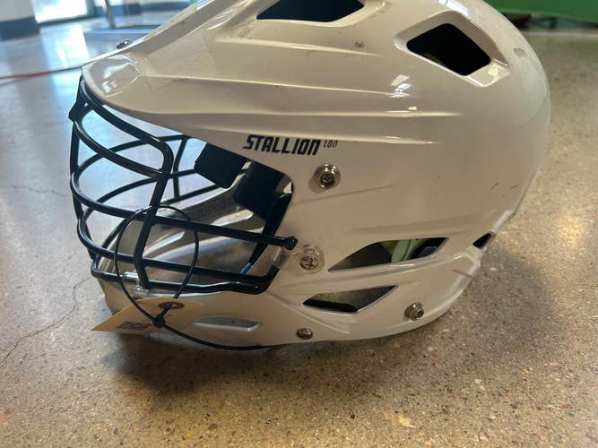 White Used Youth XS STX Stallion 100 Helmet