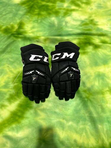 Black Used Senior CCM Tacks 6052 Gloves 15"