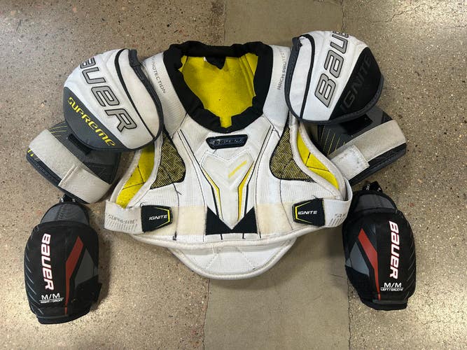 Used Medium Youth Bauer Shoulder Pads + Elbow pads (M)
