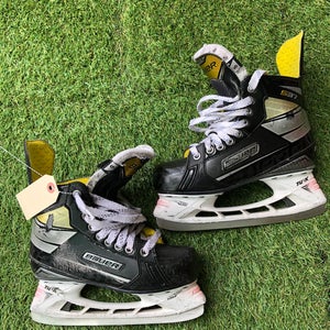 Used Intermediate Bauer Supreme S37 Hockey Skates Regular Width Size 5