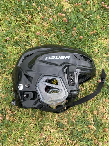 Black Used Small Bauer Hyperlite 2 Helmet