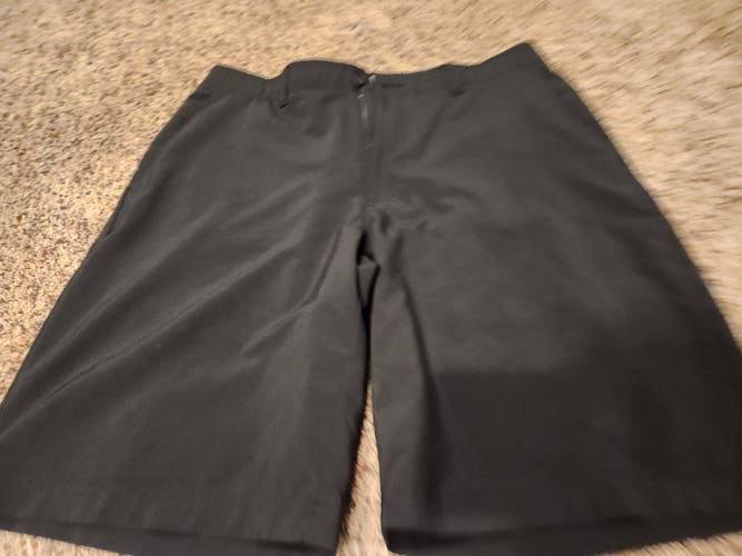 3 Pair Men's Golf Shorts - size 32