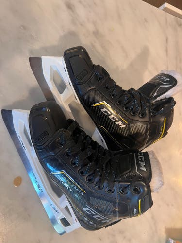 Used Junior CCM Regular Width Size 3.5 Super Tacks 9370 Hockey Goalie Skates