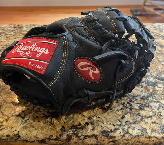 Used Rawlings Catchers Mitt