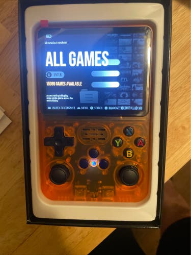 R36s Retro handheld console Orange
