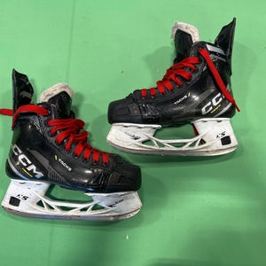 Used Junior CCM Tacks AS580 Hockey Skates (Regular) - Size: 3