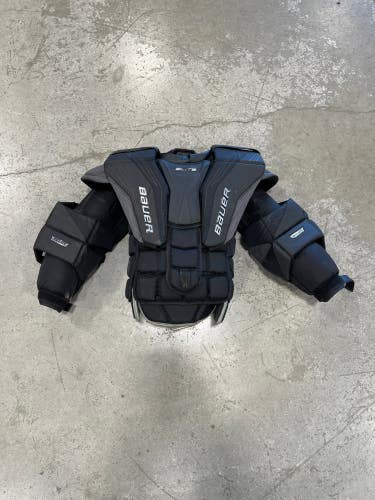 Used Intermediate Bauer Elite Hockey Goalie Chest Protector (Size: Medium)