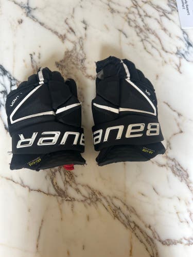 Bauer Hyperlite gloves