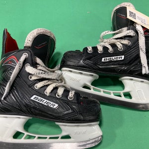 Used Youth Bauer Vapor X300 Hockey Skates Size 13.0