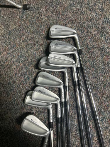 Used Men's Ping Right Handed  iBlade Iron Set