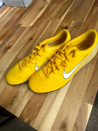 Nike Mercurial Vapor VII Cleats- yellow